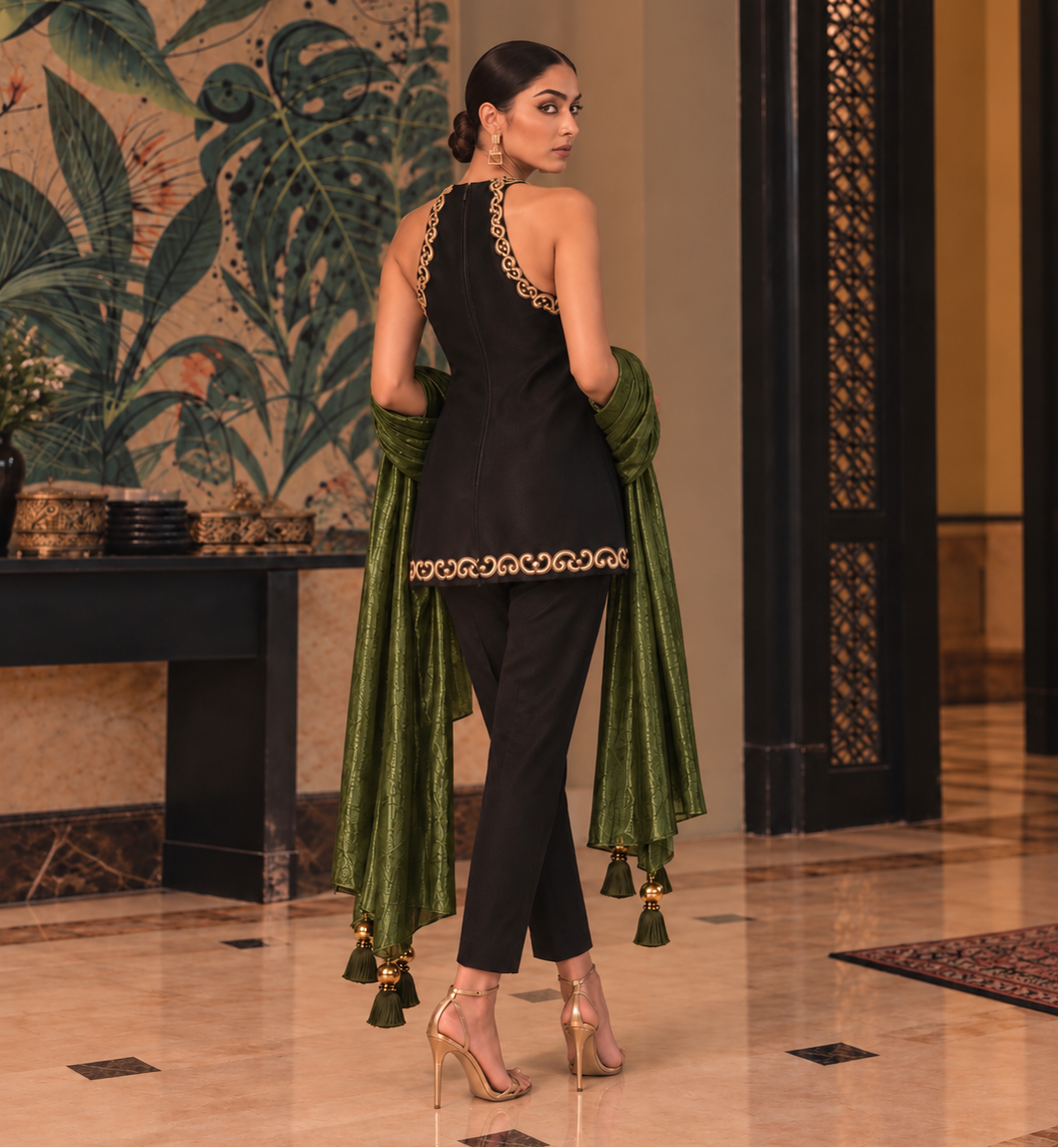 "Olive & Onyx" Kurta & Cigarette Pants